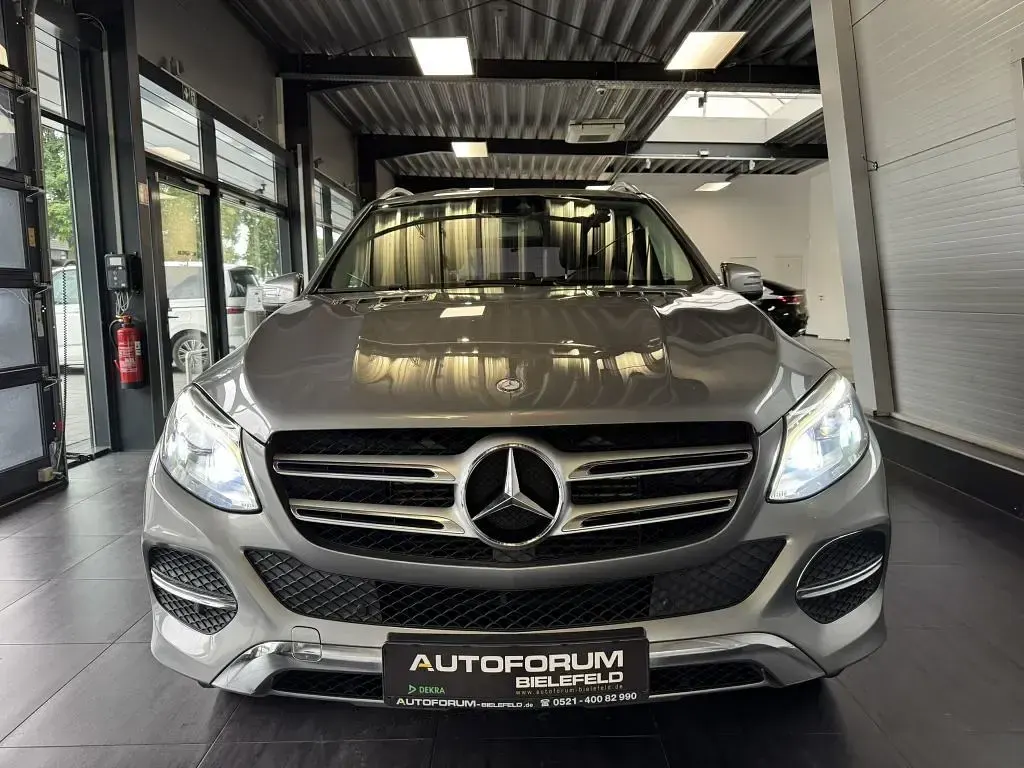Gebraucht Mercedes GLE250 204 PS (150 kW) 2016 Silber SUV