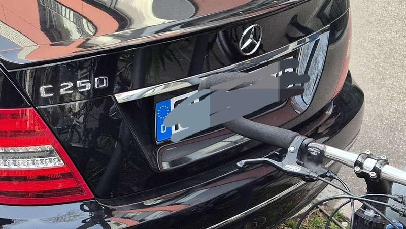 Gebraucht Mercedes C250 204 PS (150 kW) 2011 Schwarz Limousine