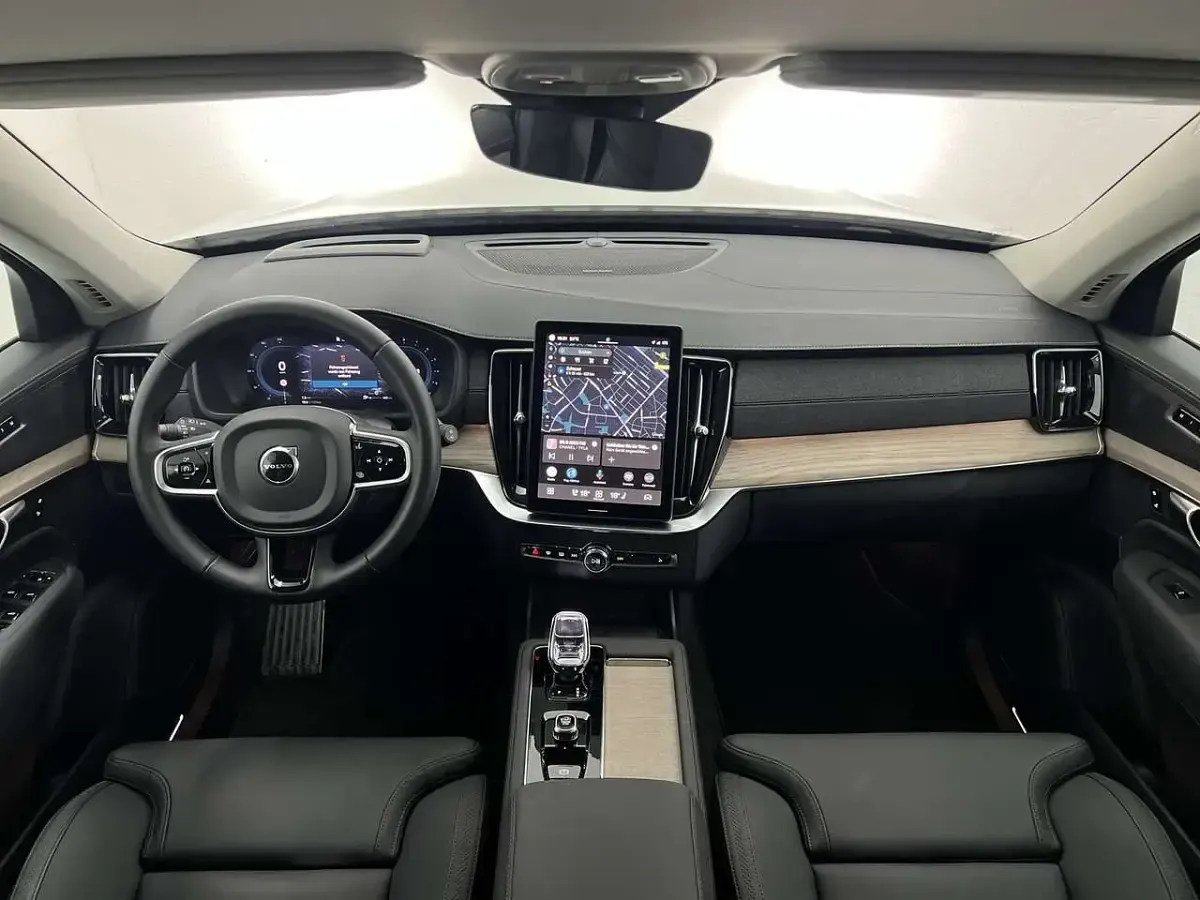 Gebraucht Volvo XC90 Plus 250 PS (183 kW) 2025 Weiß SUV