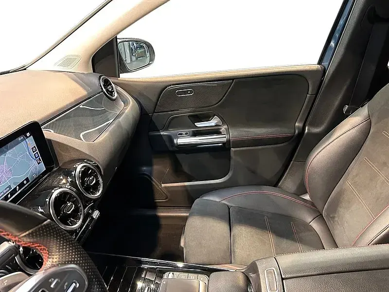 Gebraucht Mercedes B180 AMG 136 PS (100 kW) 2021 Denimblau metallic Kleinwagen