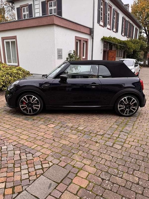 Schwarz Gebraucht 2023 Mini John Cooper Works Cabriolet Cabrio | 36.000 € (Fairer Preis) - Bild 1/4