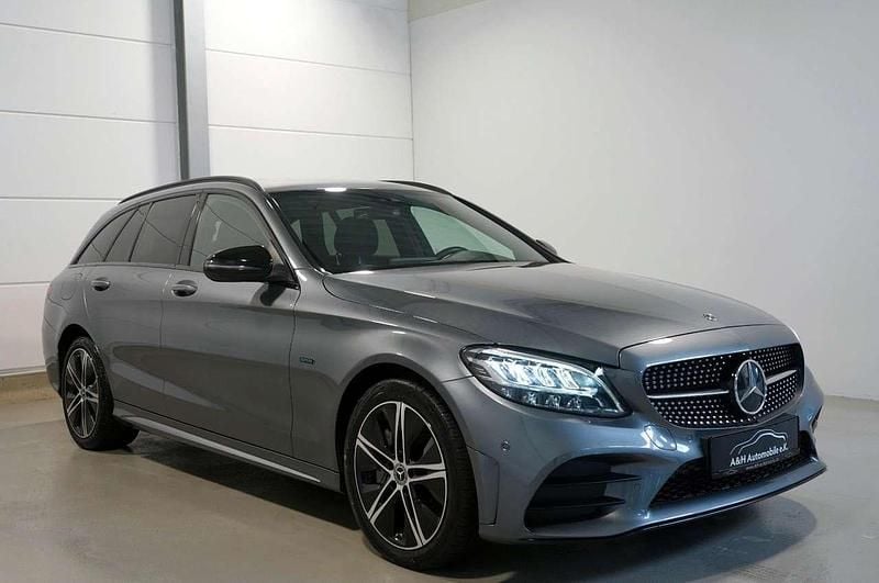Selenitgrau (metallic) Gebraucht 2020 Mercedes C300e AMG Kombi | 22.900 € (Fairer Preis) - Bild 1/4