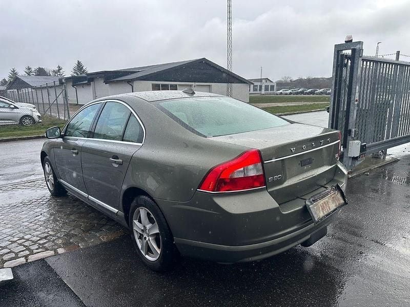 Gebraucht Volvo S80 Summum 179 PS (131 kW) 2011 Grün Limousine