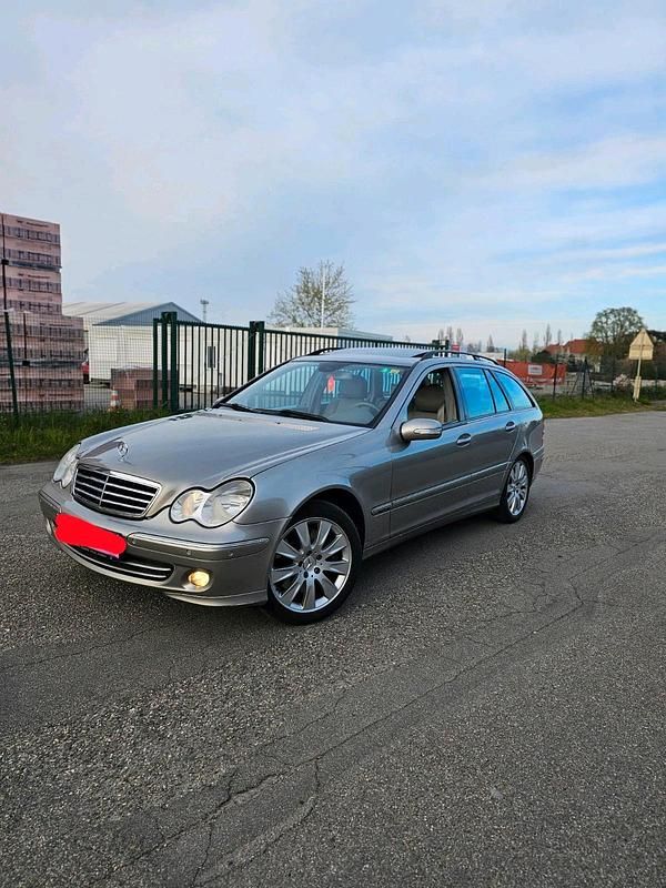 Gebraucht Mercedes C320 224 PS (164 kW) 2005 Beige Kombi