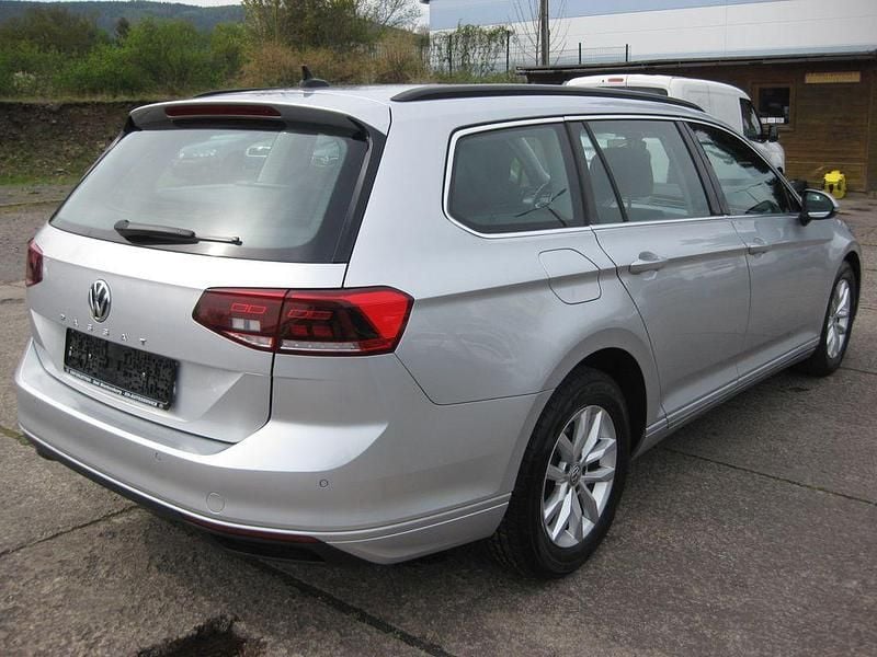 Gebraucht VW Passat Business 150 PS (110 kW) 2020 Reflexsilber metallic (metallic) Kombi