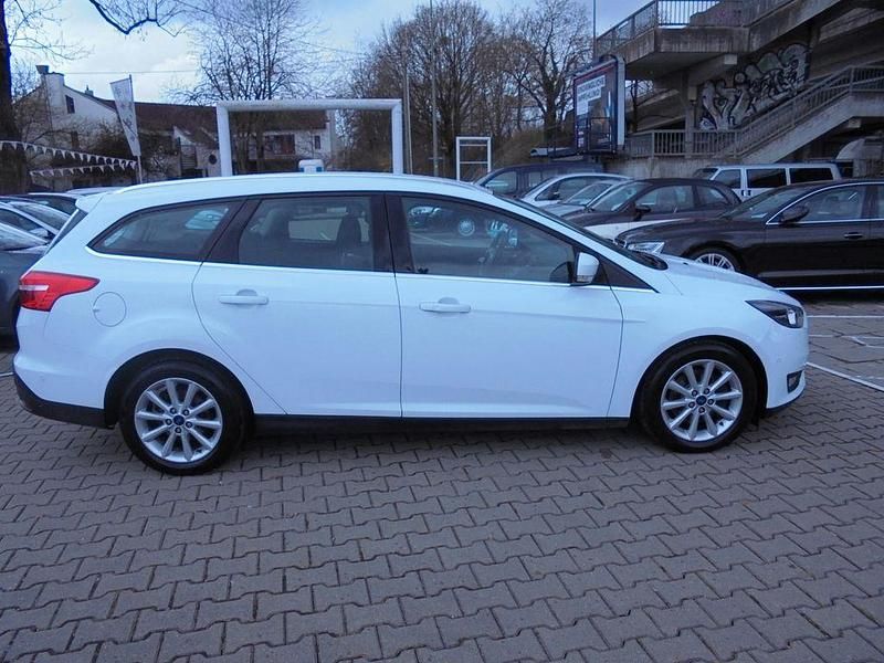 Gebraucht Ford Focus Titanium 150 PS (110 kW) 2016 Weiß Limousine