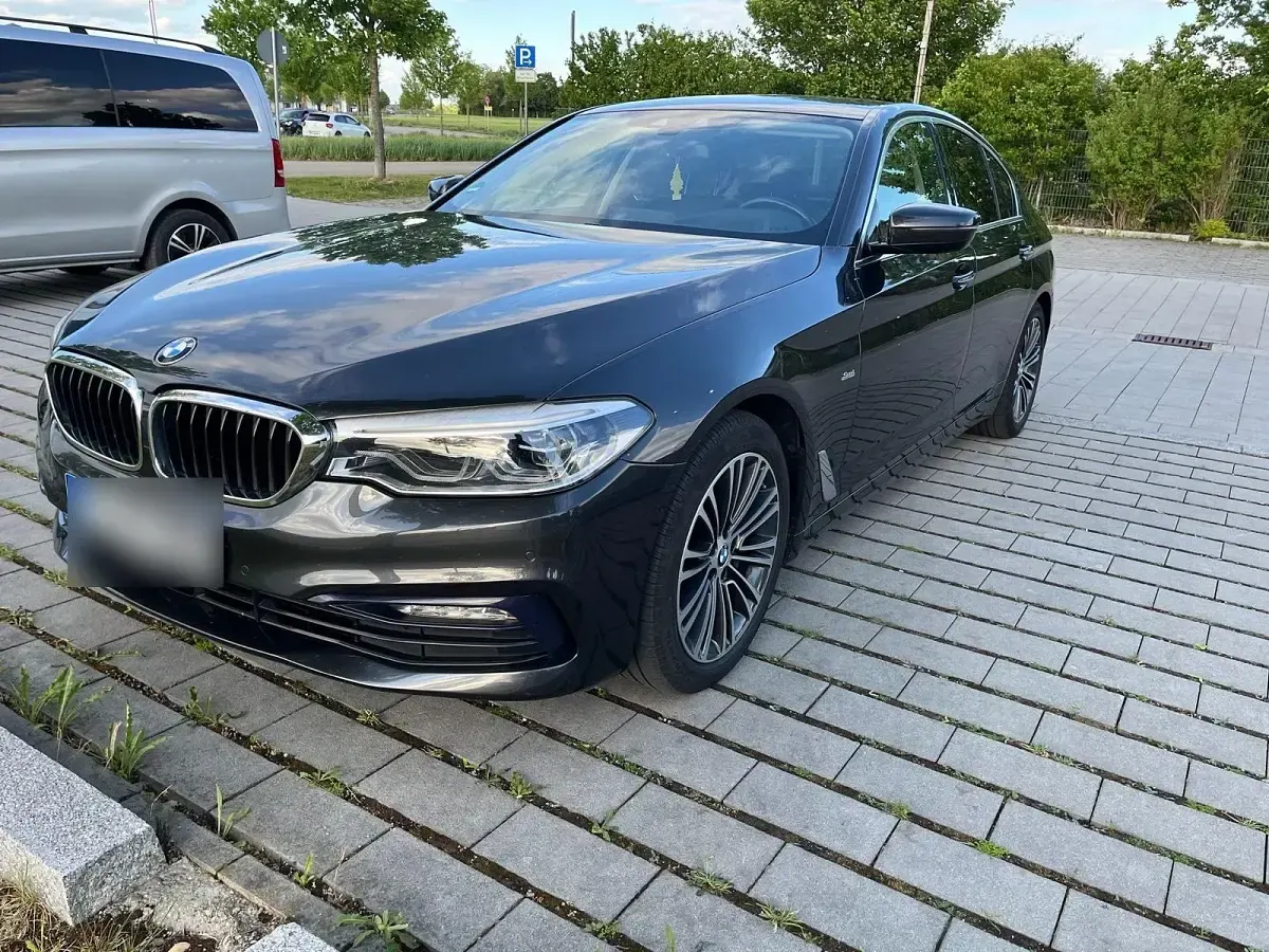Gebraucht BMW 530 Sport Line 265 PS (194 kW) 2018 Grau Limousine