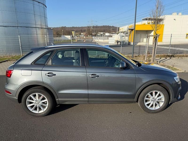 Gebraucht Audi Q3 Ambiente 150 PS (110 kW) 2016 Grau SUV