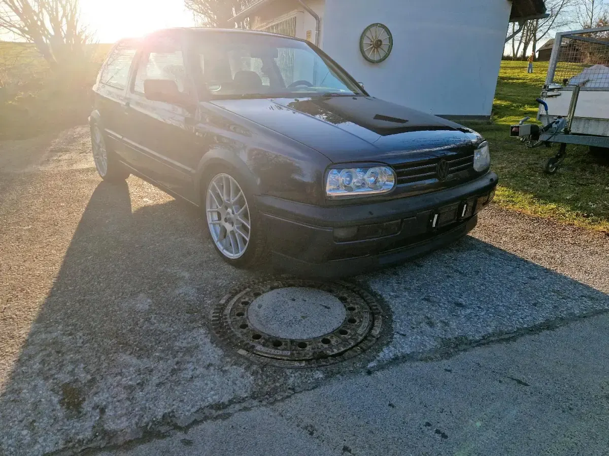 Gebraucht VW Golf III 90 PS (66 kW) 1996 Violet Kleinwagen