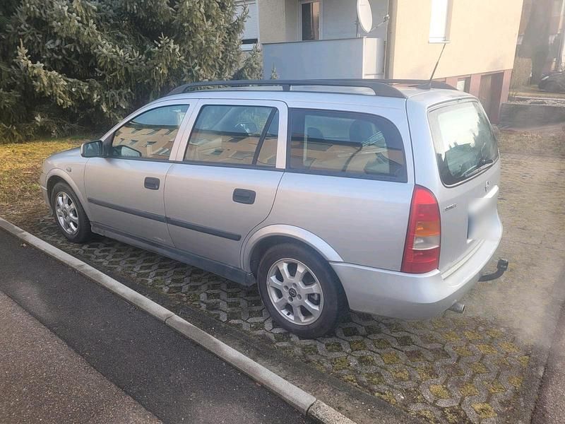 Gebraucht Opel Astra 101 PS (74 kW) 2002 Silber Kombi