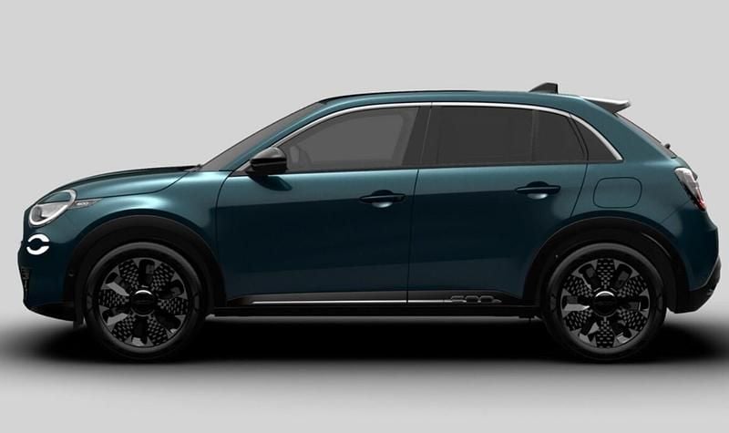 Neu Fiat 600 La Prima 145 PS (106 kW) 2025 Mare grün metallic SUV