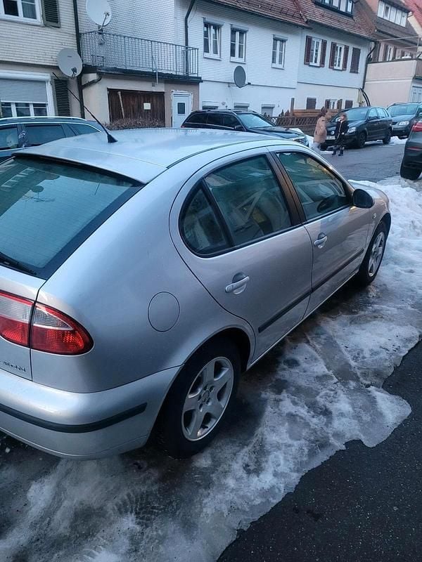 Second-hand Seat Leon 105 CP (77 kW) 2004 Argintiu Hatchback
