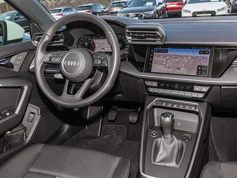 Gebraucht Audi A3 Advanced Plus 150 PS (110 kW) 2025 Gletscherweiß Limousine