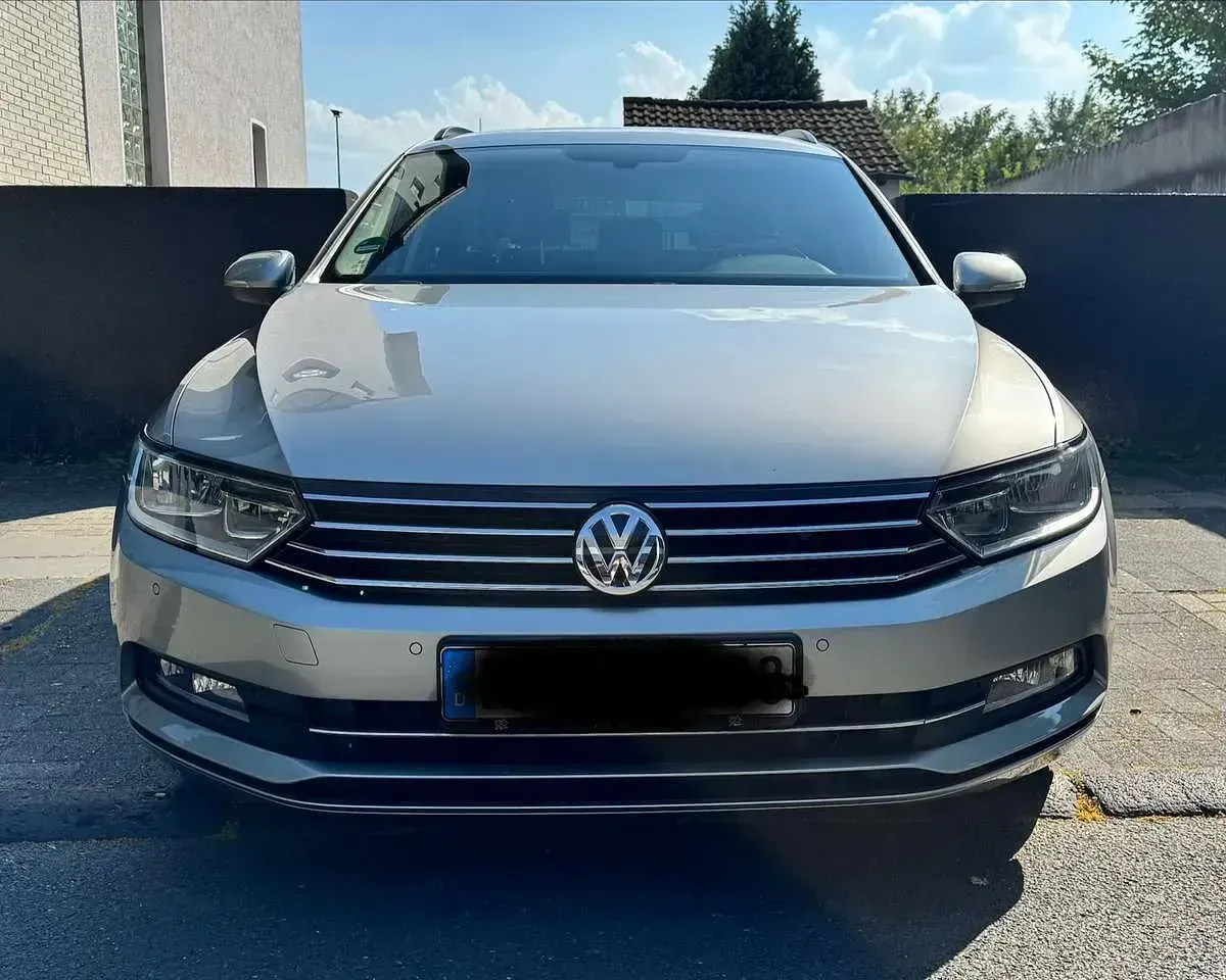 Gebraucht VW Passat Comfortline 150 PS (110 kW) 2016 Tungsten silver Kombi