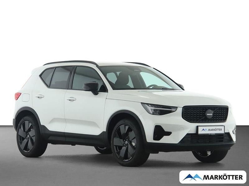 Neu Volvo XC40 Plus 163 PS (119 kW) 2025 Weiß SUV