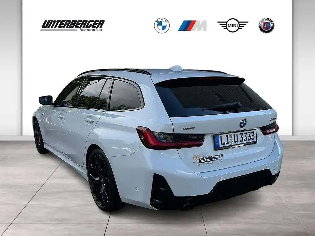 Gebraucht BMW 320 M Sport 190 PS (139 kW) 2026 Weiß Kombi