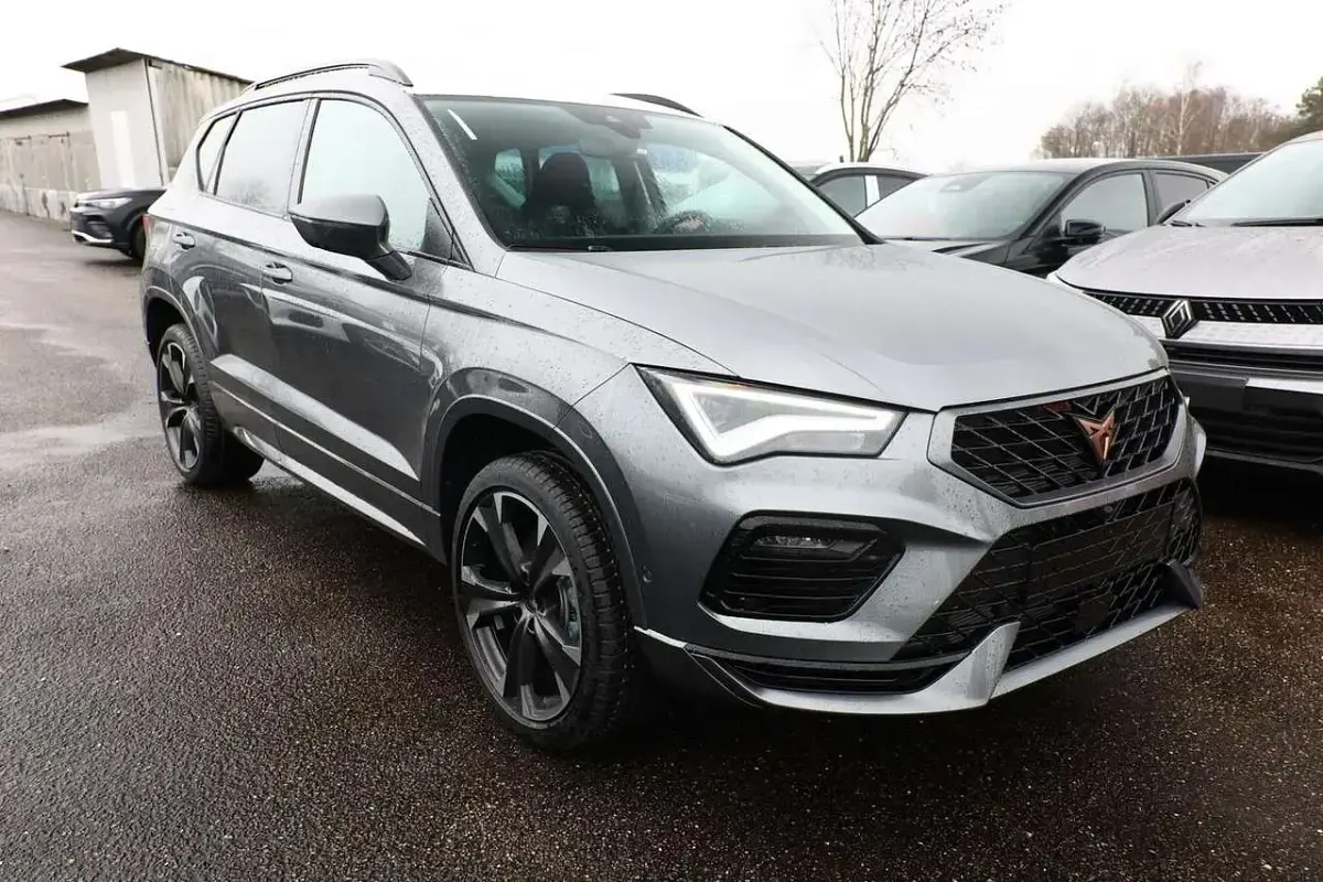 Neu Cupra Ateca 150 PS (110 kW) 2025 Graphite grau metallic SUV