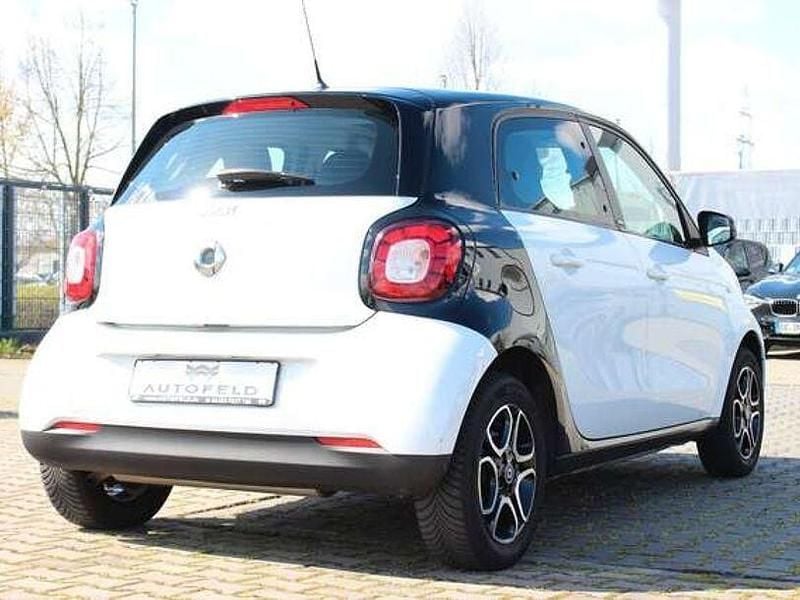 Gebraucht Smart ForFour Passion 71 PS (52 kW) 2016 Weiß Kleinwagen