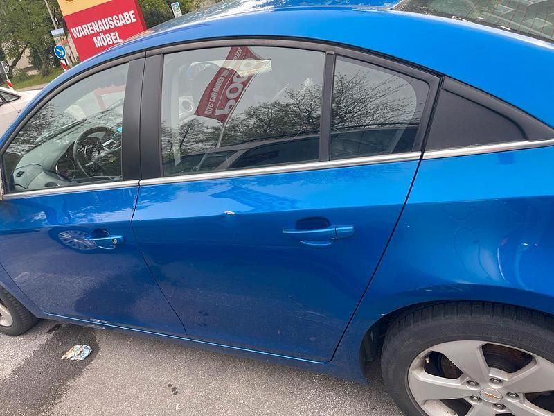 Gebraucht Chevrolet Cruze LT 163 PS (119 kW) 2011 Blau Limousine