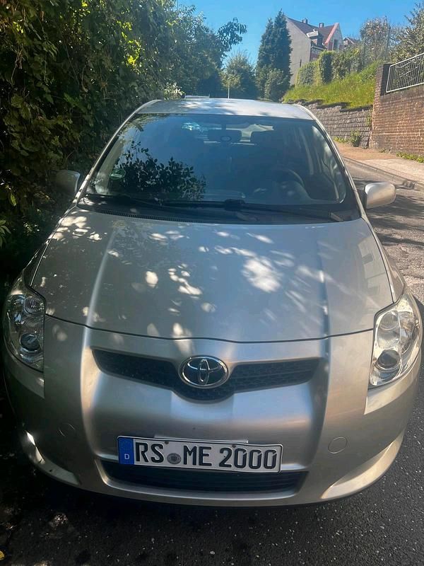 Silber Gebraucht 2010 Toyota Yaris Kleinwagen | 5.900 € (Fairer Preis) - Bild 1/3