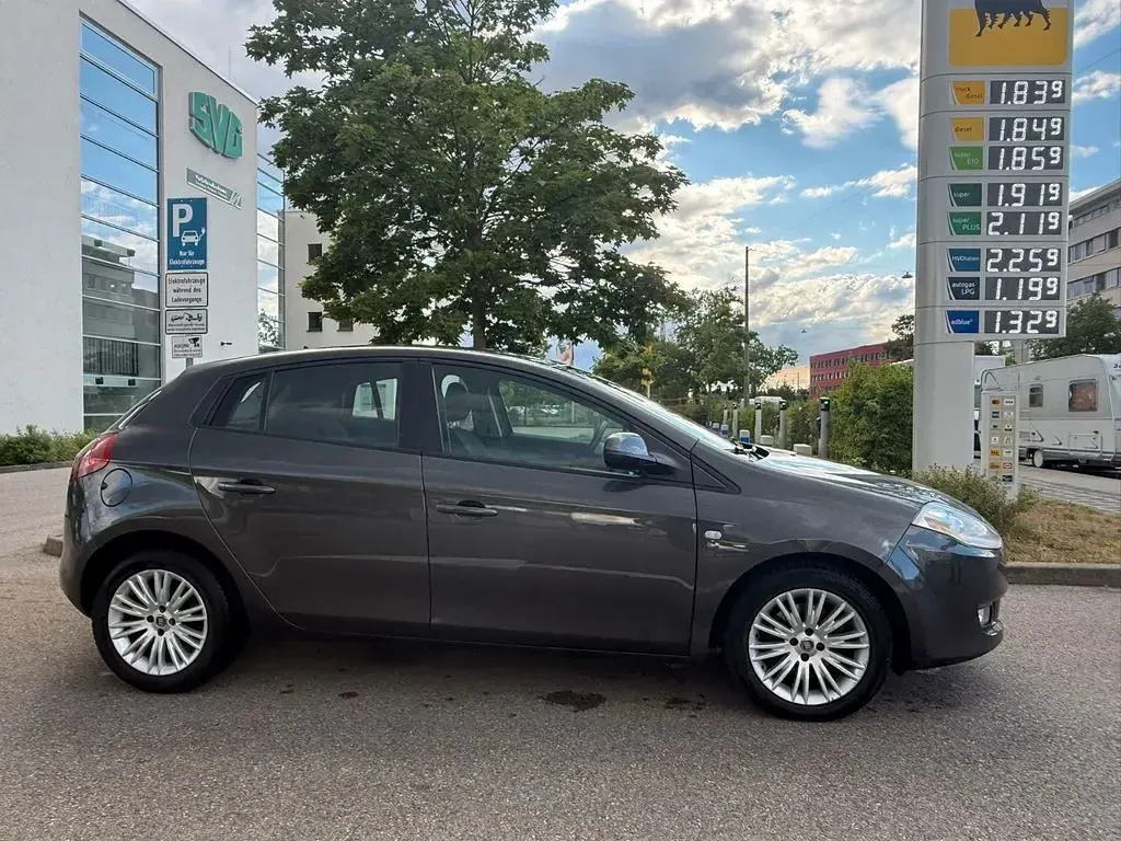 Gebraucht Fiat Bravo Dynamic 120 PS (88 kW) 2008 Grau Kleinwagen