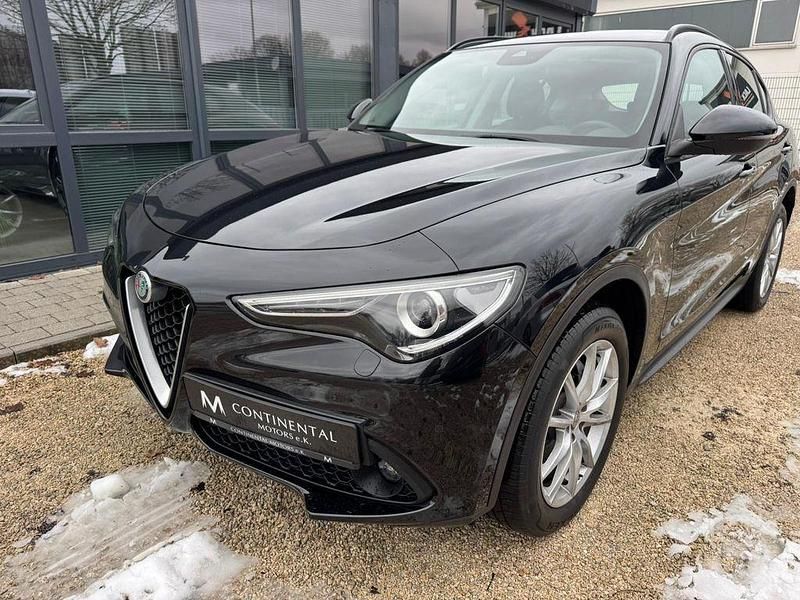 Gebraucht Alfa Romeo Stelvio Super 209 PS (153 kW) 2018 Schwarz SUV