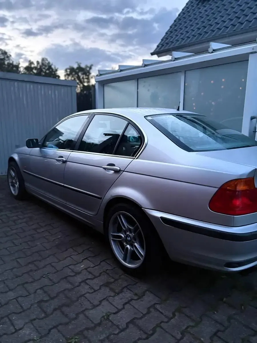 Gebraucht BMW 323 170 PS (125 kW) 2000 Silber Limousine