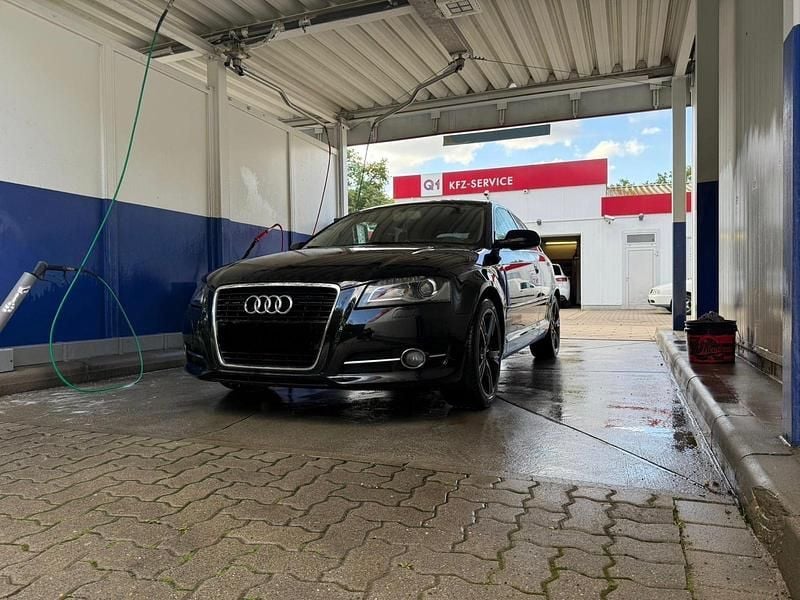 Gebraucht Audi A3 102 PS (75 kW) 2012 Schwarz Kleinwagen