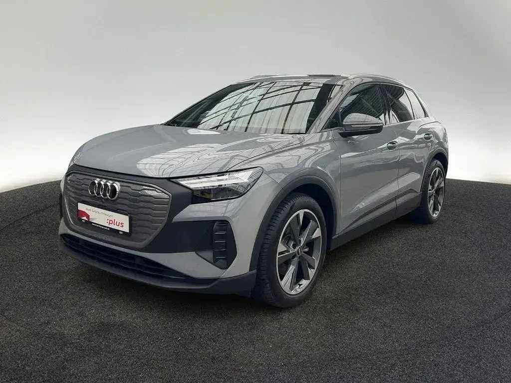 Second-hand Audi Q4 e-tron Ambiente 125 kW (170 CP) 2023 Gri SUV