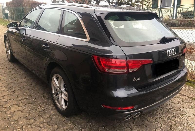 Gebraucht Audi A4 Sport 190 PS (139 kW) 2017 Grau Kombi