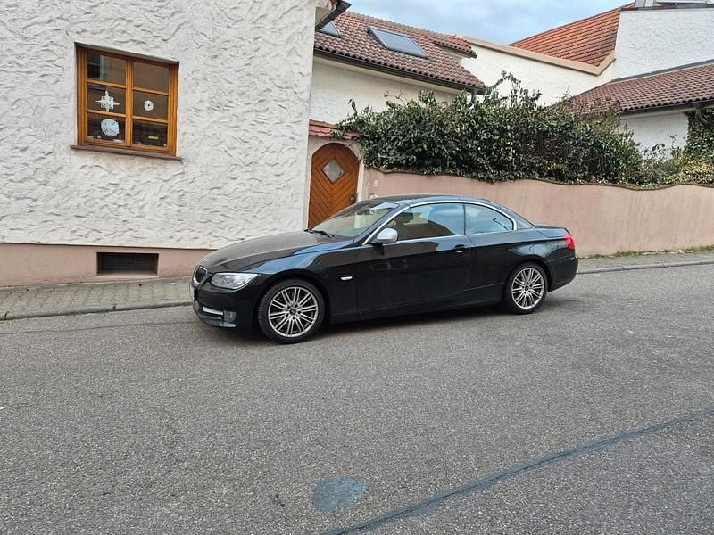 Gebraucht BMW 330 Cabriolet 245 PS (180 kW) 2013 Schwarz Cabrio