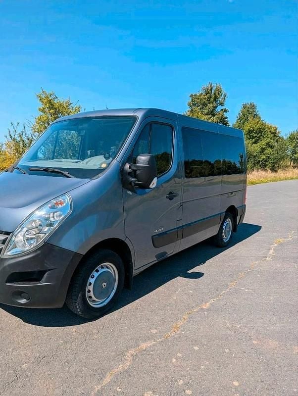 Second-hand Renault Master 125 CP (91 kW) 2014 Albastru Van