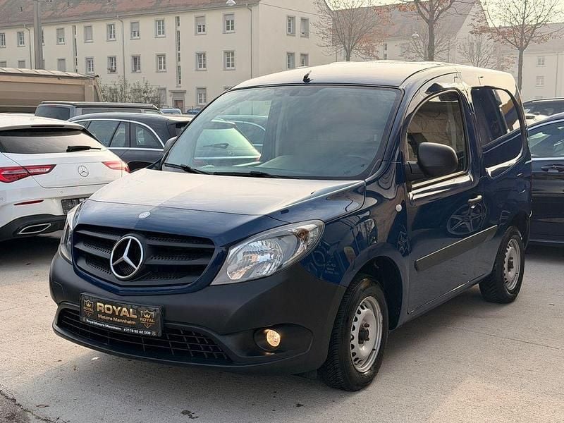 Blau Gebraucht 2016 Mercedes Citan 109 Van / Kleinbus | 6.999 € (Guter Preis) - Bild 1/4