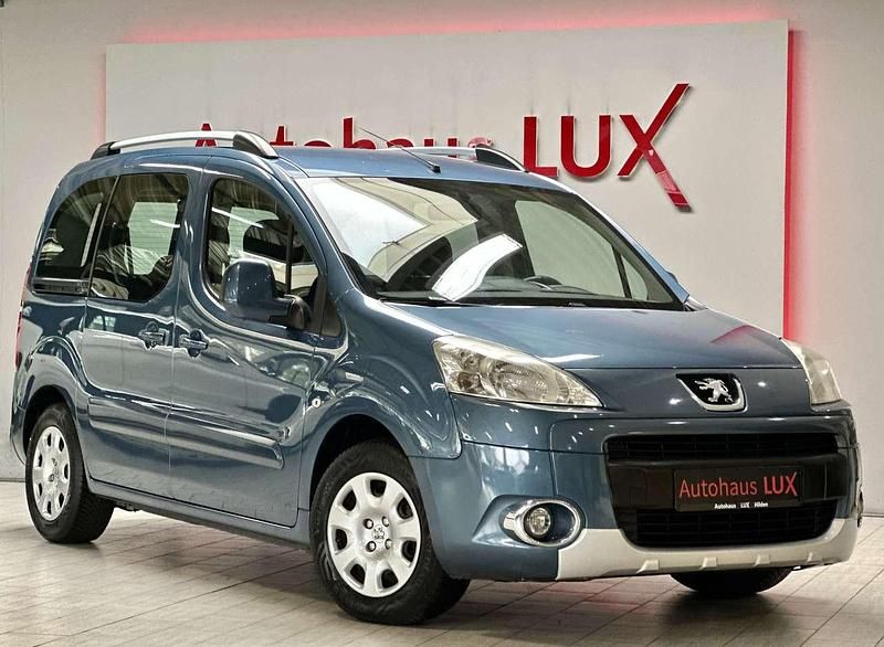 Lackierung blau kyanos/metalli Gebraucht 2011 Peugeot Partner Van / Kleinbus | 6.990 € (Teuer) - Bild 1/4