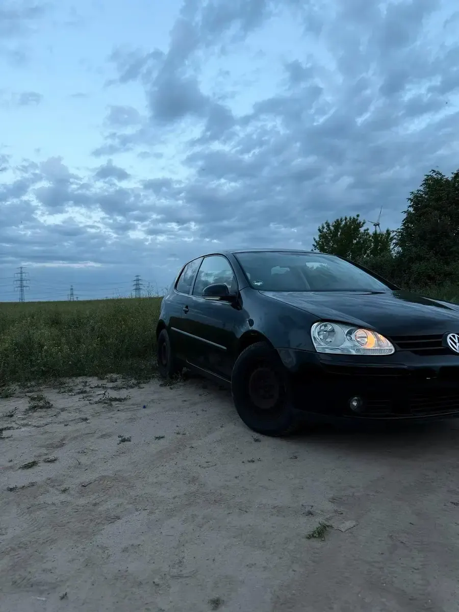 Gebraucht VW Golf V 75 PS (55 kW) 2005 Schwarz Kleinwagen