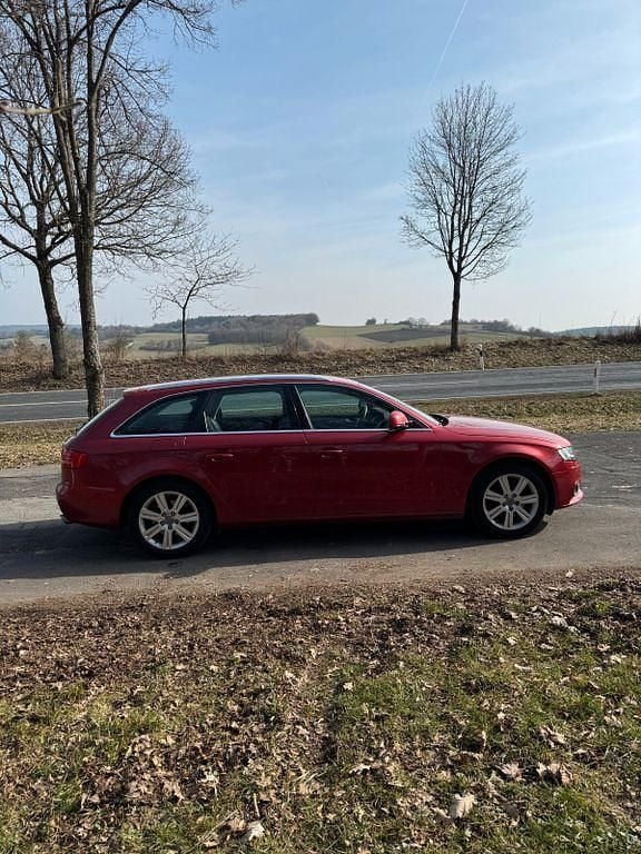 Gebraucht Audi A4 Ambiente 265 PS (194 kW) 2008 Rot Kombi