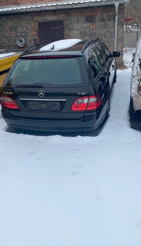 Gebraucht Mercedes E220 170 PS (125 kW) 2008 Schwarz Kombi