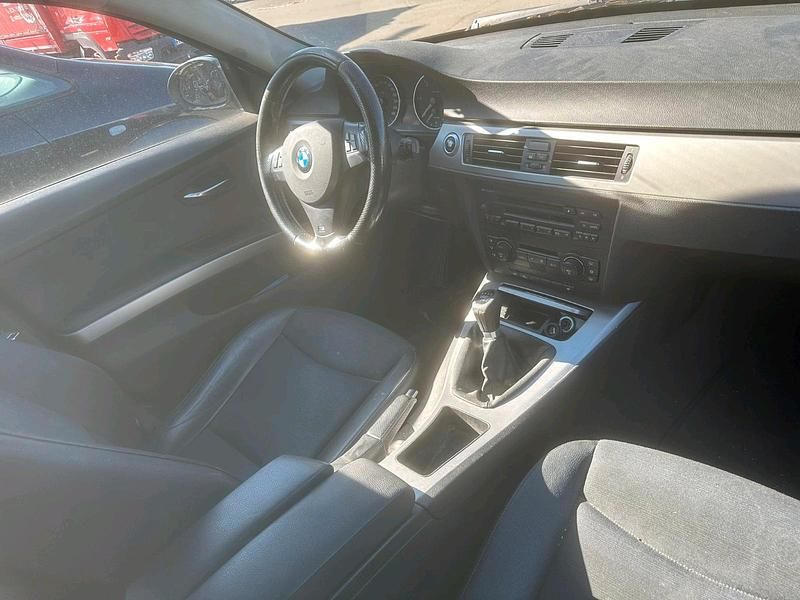 Schwarz Gebraucht 2006 BMW 320 Kombi | 1.000 € (Superpreis) - Bild 1/4