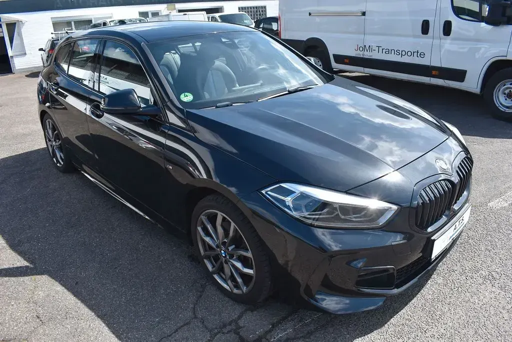 Gebraucht BMW 118 M Sport 140 PS (102 kW) 2021 Schwarz Limousine