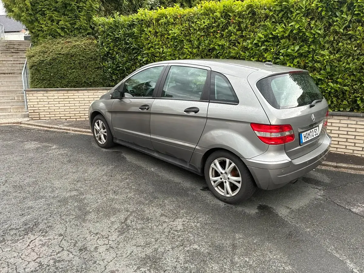 Gebraucht Mercedes B170 85 PS (62 kW) 2007 Grau Van / Kleinbus