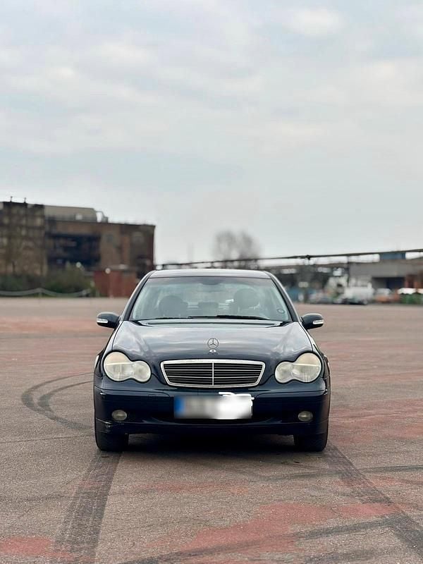 Gebraucht Mercedes C180 143 PS (105 kW) 2004 Blau Limousine