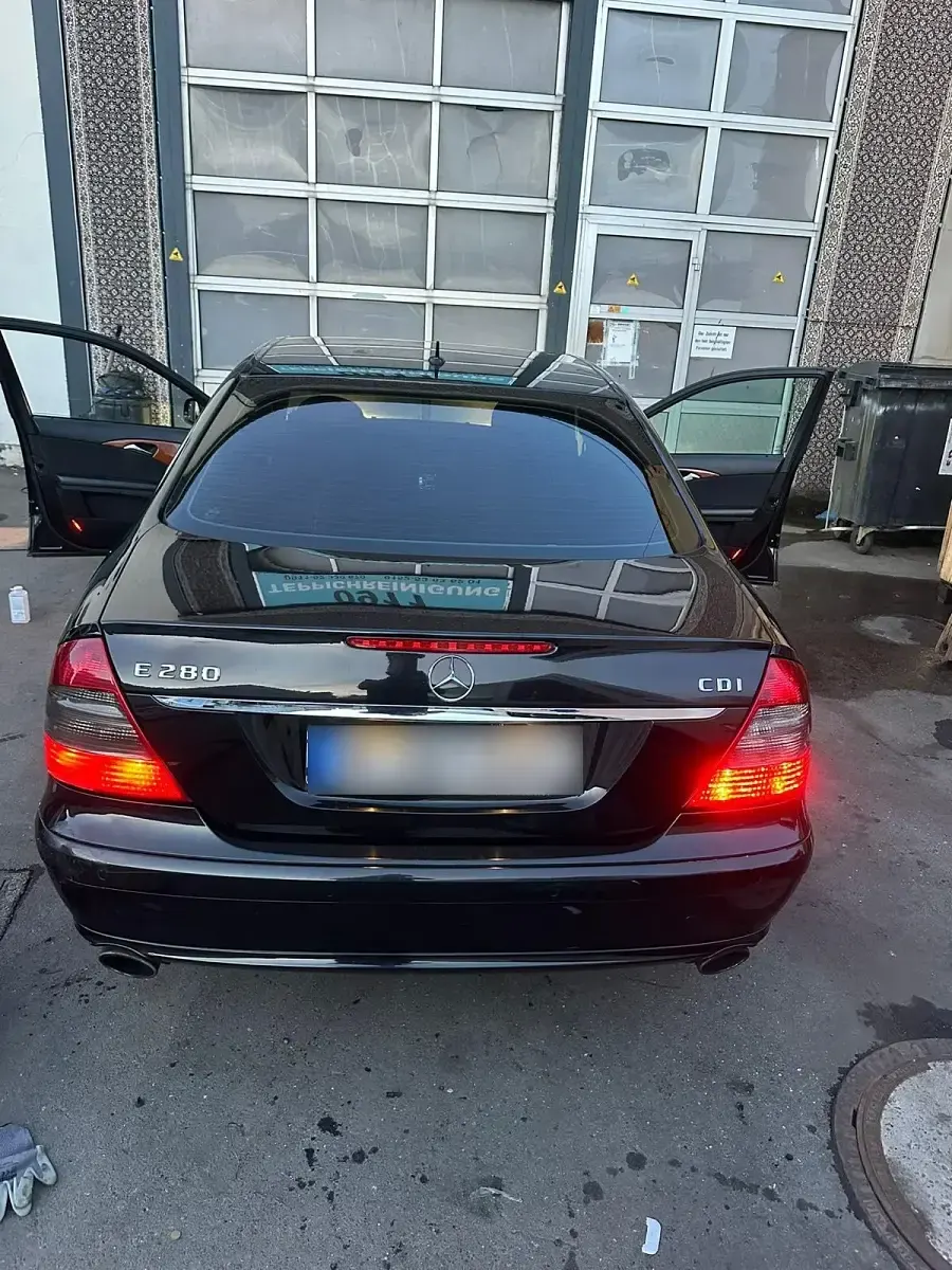Używany Mercedes E280 190 KM (139 kW) 2007 Sedan/Limuzyna