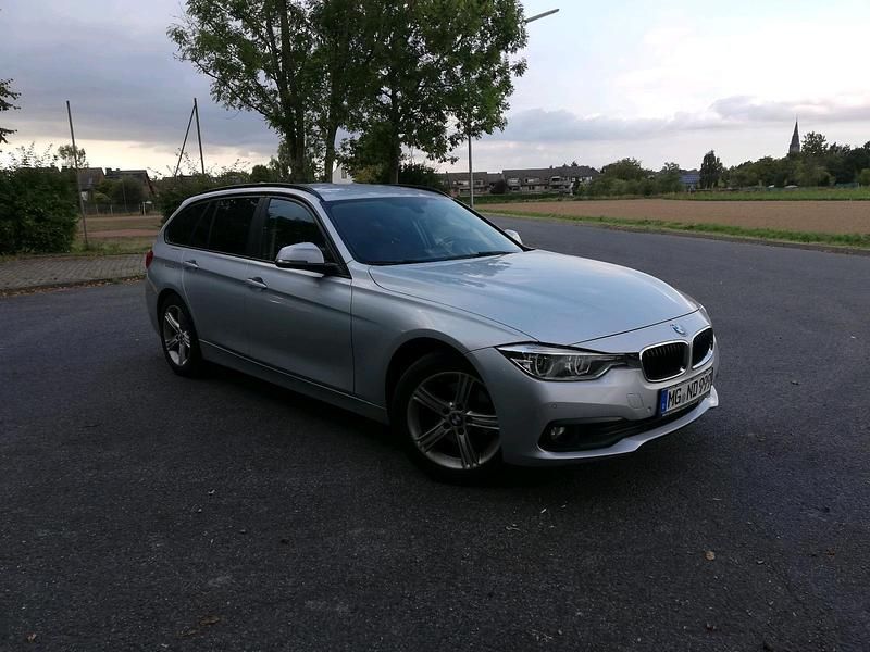 Silber Gebraucht 2016 BMW 320 Kombi | 11.000 € (Guter Preis) - Bild 1/4