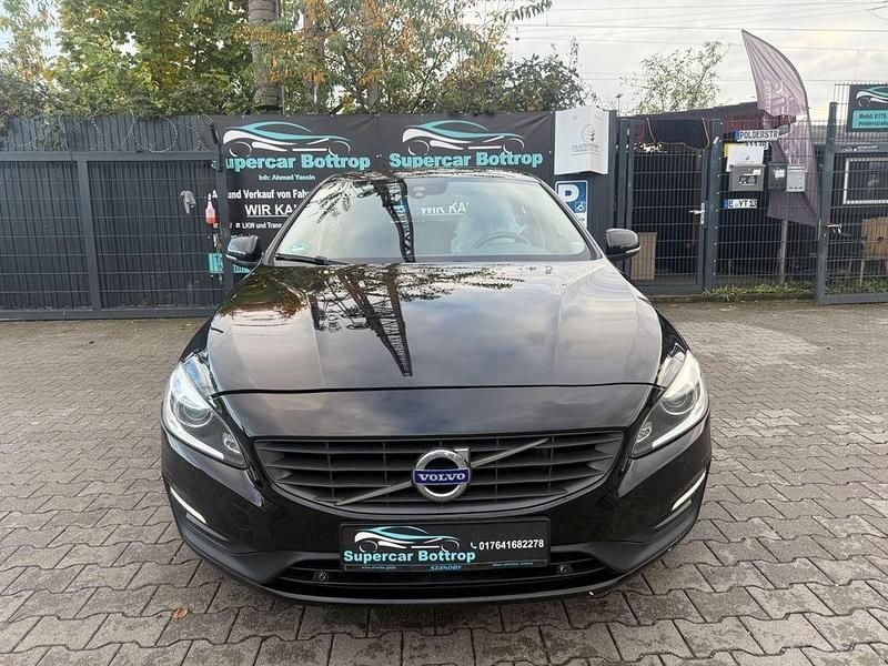 Gebraucht Volvo V60 Business Edition 150 PS (110 kW) 2016 Schwarz Kombi