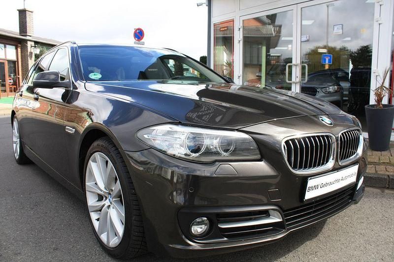 Gebraucht BMW 520 Performance 190 PS (139 kW) 2015 Grau Kombi
