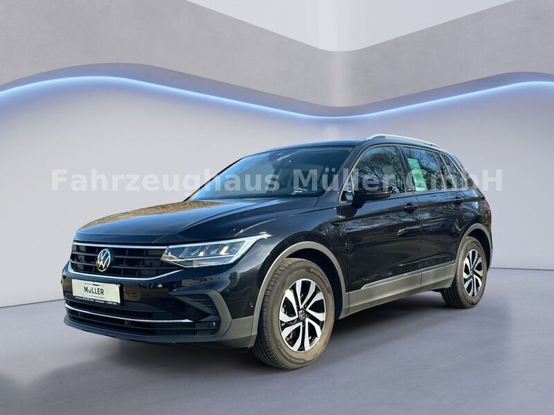 Schwarz Gebraucht 2022 VW Tiguan Active SUV | 27.600 € (Guter Preis) - Bild 1/4