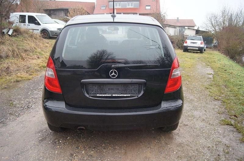 Gebraucht Mercedes A160 95 PS (69 kW) 2010 Schwarz Kleinwagen