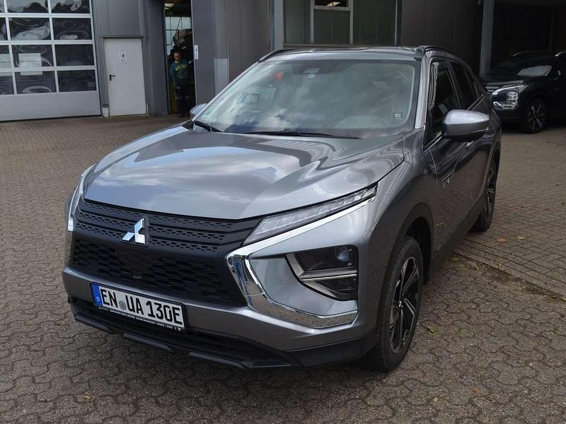 Titanium grey Gebraucht 2022 Mitsubishi Eclipse Cross Basis SUV | 23.990 € (Fairer Preis) - Bild 1/4