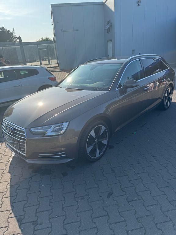 Gebraucht 2018 Audi A4 Ambiente Kombi | 19.700 € (Fairer Preis) - Bild 1/4
