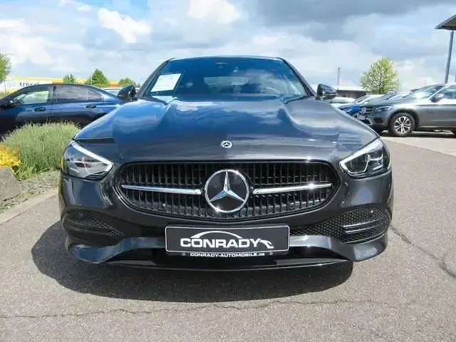 Gebraucht Mercedes C200 Avantgarde 204 PS (150 kW) 2023 Grau Limousine